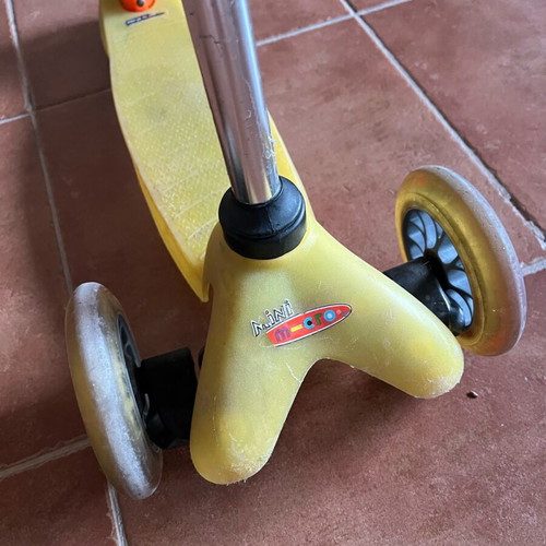 Mini Micro scooter 3in1 deluxe yellow like new
