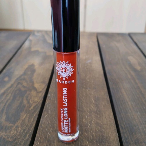Glorious Red Matte Liquid Lipstick by Garden like new with aloe vera