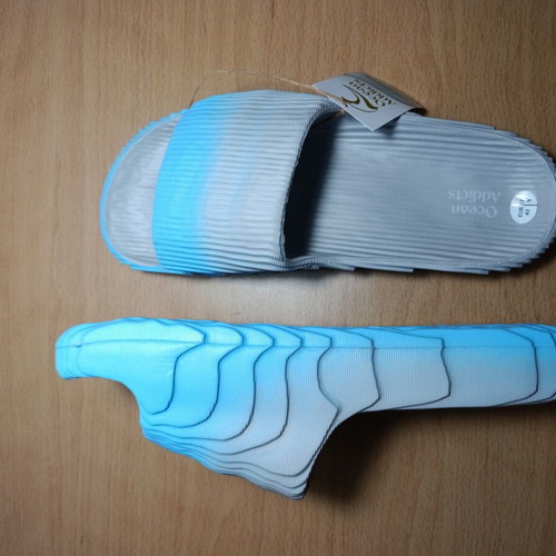 Ocean Addicts slides grey and blue