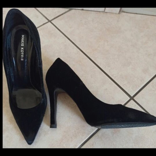 Makis Kotris women's pumps like new, black suede