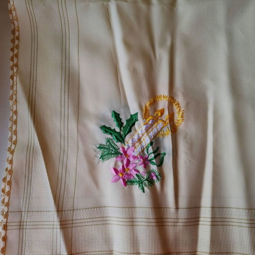 Christmas table runner beige with festive embroidery