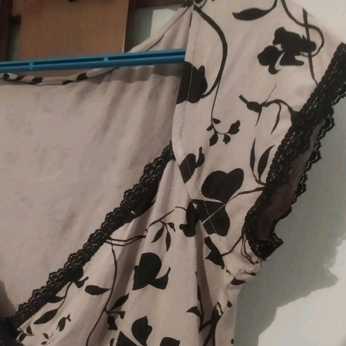 Blouse in shades of gray with lace design, like new, size M