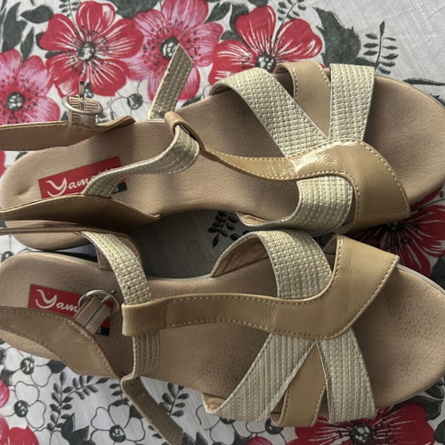 Women's sandals like new, size 40, white and beige