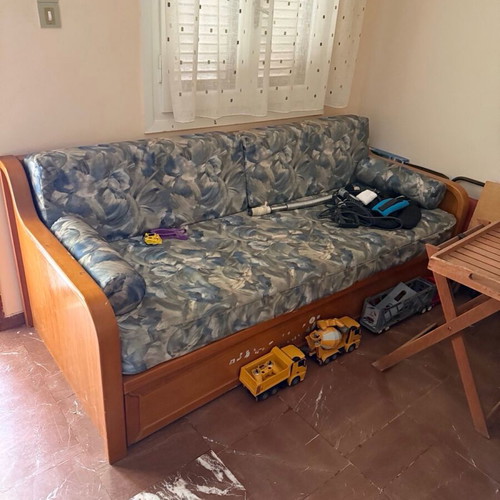 Living room set like new with three-seat sofa, two armchairs and table