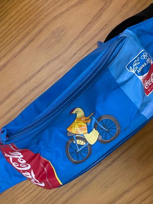 Συλλεκτικό τσαντάκι μέσης Coca Cola Αθήνα 2004 καινούργιο