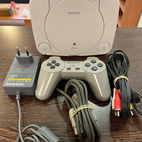 Sony PSone Slim SCPH-102 like new with original controller, power adapter, AV and Stuart Little 2