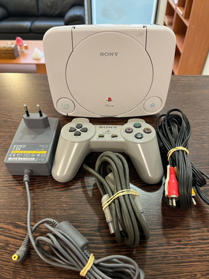 Sony PSone Slim SCPH-102 like new with original controller, power adapter, AV and Stuart Little 2
