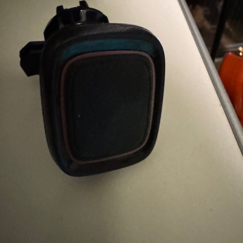 Legami magnetic car vent phone holder like new