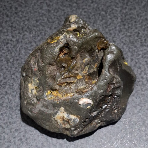 Industrial slag collectible 964g with golden inclusions, used