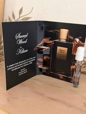 Sacred Wood Kilian Eau de Parfum δείγμα 1.5 ml