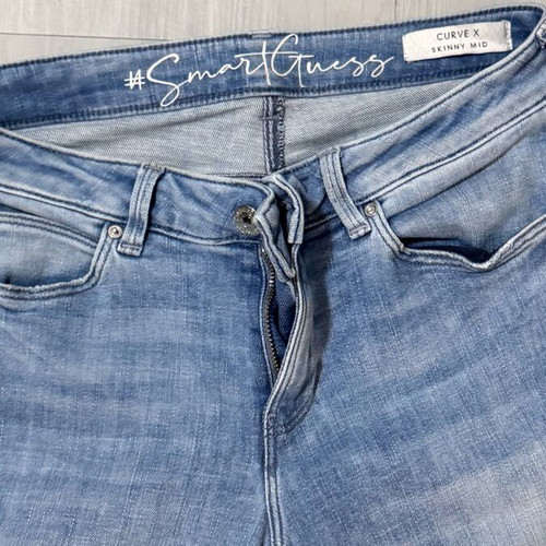 Guess women's slim jean authentic, like new