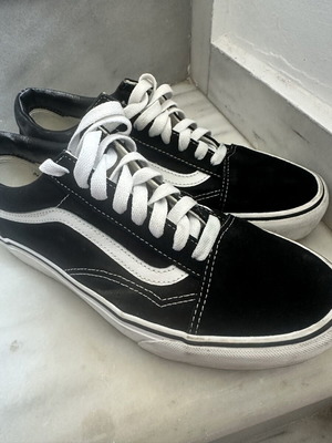 Vans black platform sneakers size 41.5, vintage