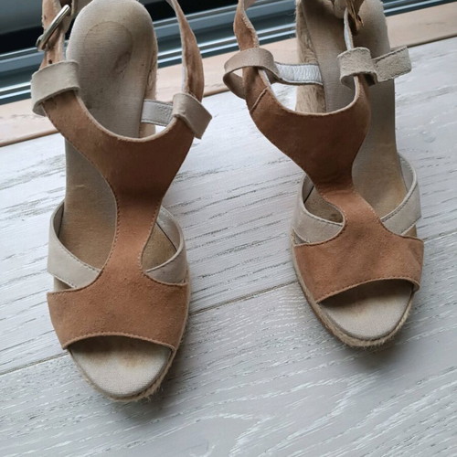 Vidorreta shoes like new, suede wedge sandals size 38