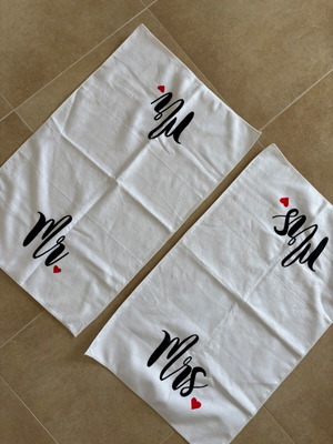 Mr. & Mrs. decorative towels new, 2 piece set