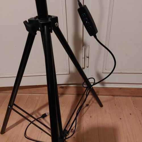 Led lights with tripods and adjustable height, new, set of 2
