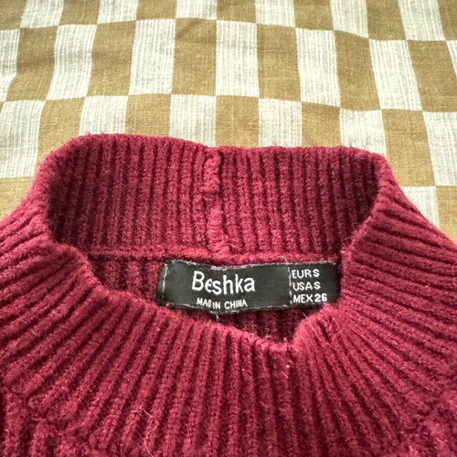Bershka sweater with distinctive sleeves like new, red, size S