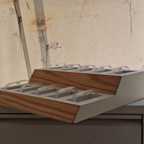 Gant watch stand like new, large, white and beige