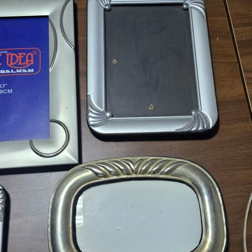 Set of 8 decorative frames like new
