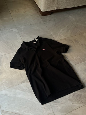 Levi’s polo shirt black, size M