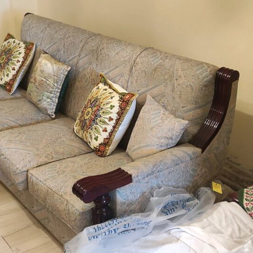 Living room set like new with sofa, 4 armchairs and 3 tables