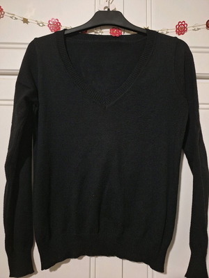 Thin knitted V-neck sweater Pink Woman size M like new, black