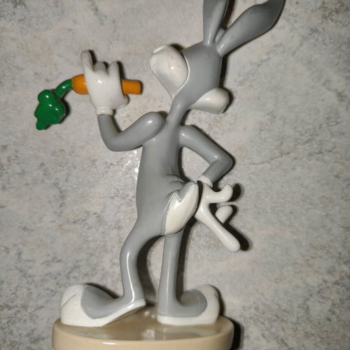 Deagostini Looney Tunes Bugs Bunny figure with carrot used