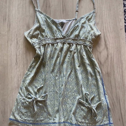 Attrattivo green top like new, size M