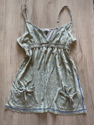 Attrattivo green top like new, size M