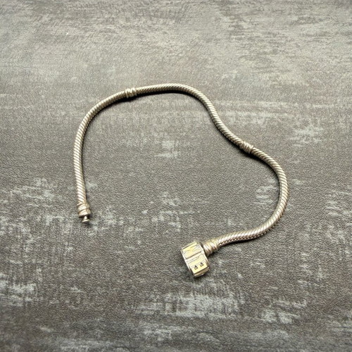 Pandora Marvel bracelet like new, size 17cm