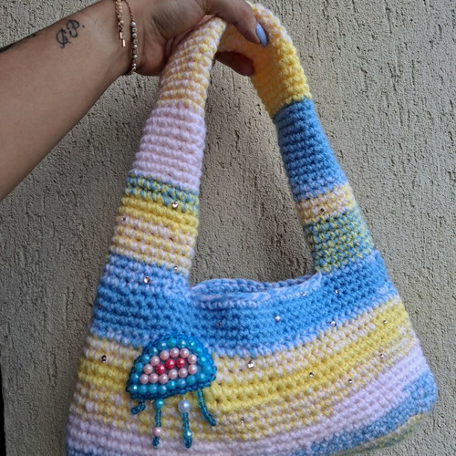 Knitted summer shoulder bag with jellyfish bead detail, new