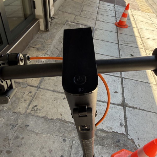 Xiaomi Scooter 6 like new with lock and charger