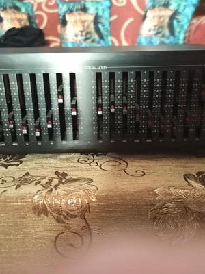Yamaha EQ 70 equalizer like new