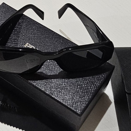 Prada γυαλιά ηλίου μαύρα σαν καινούργια, αυθεντικά