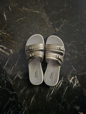 Clarks gold sandals like new, size 39