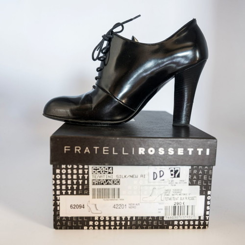 Fratelli Rossetti shoes used, black patent leather, heels size 37