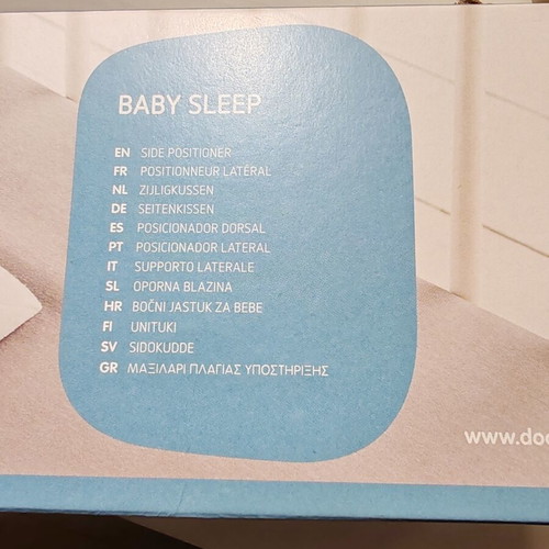 Doomoo baby support pillow like new, sleep wedge