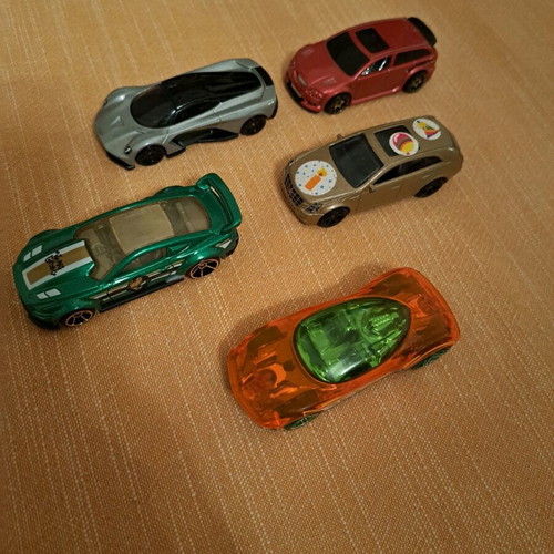 Hot Wheels and Matchbox toy cars like new, set of 11