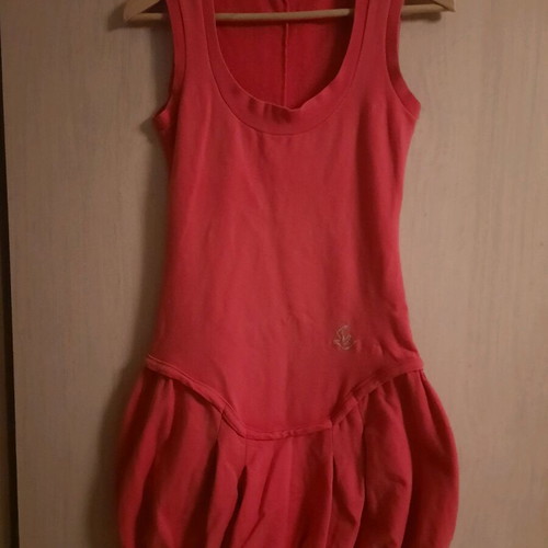 Lak dress size S like new, fitted with balloon skirt