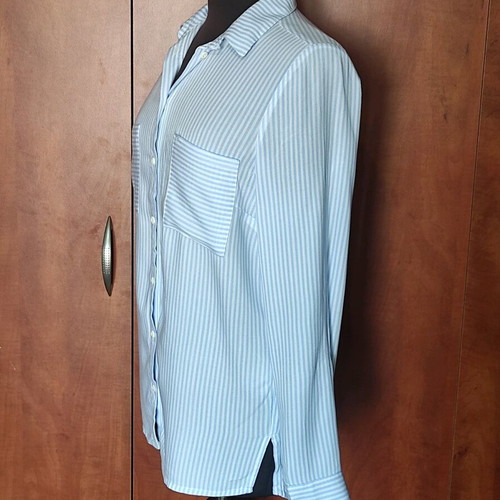 Women's striped H&M shirt like new, blue and white