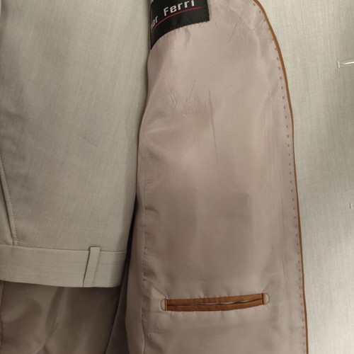 Pier Ferri suit new, beige, jacket size 52 trouser size 48
