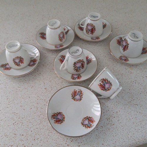 Vintage porcelain coffee cups like new