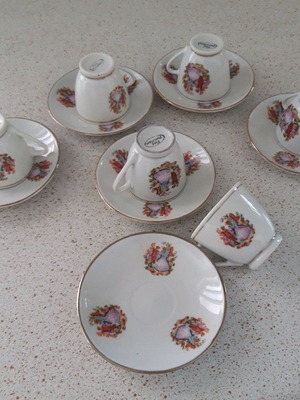 Vintage porcelain coffee cups like new