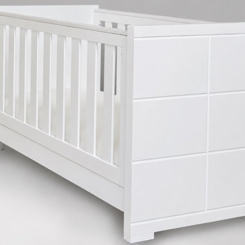 Nek Baby Apollon convertible crib with mattress, used
