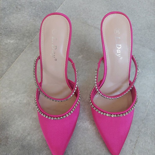 Fuchsia satin pumps new, size 38