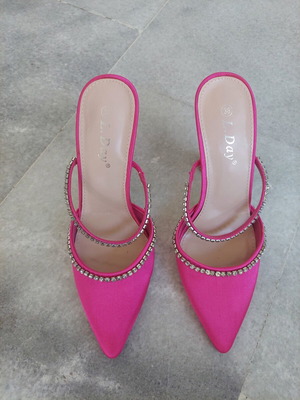 Fuchsia satin pumps new, size 38