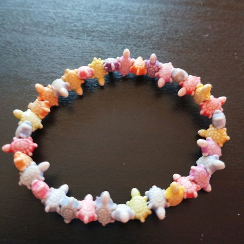 Children's bracelet with turtles used