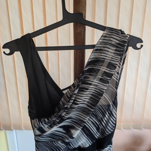 Caractere luxury dress black white geometric pattern size XS like new