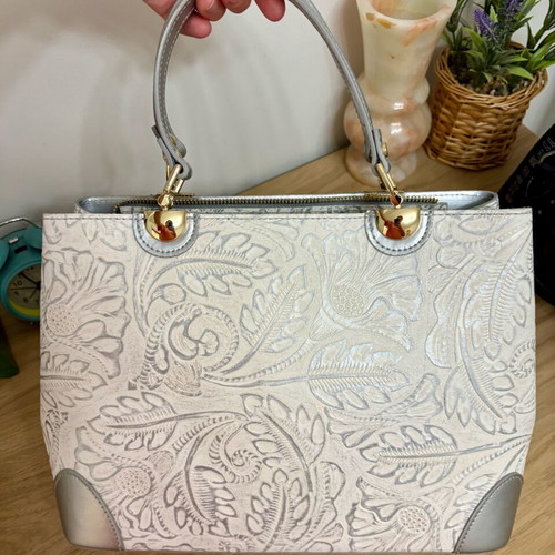 Italian leather handbag new, white and grey