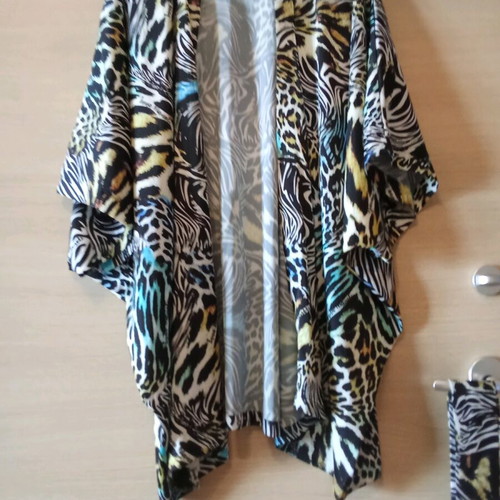 Inna Manoli women's kimono one size like new, multicolor