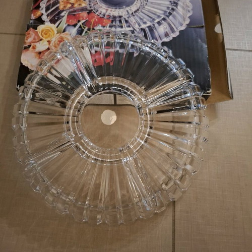 Glass bowl new with 5 compartments for nuts